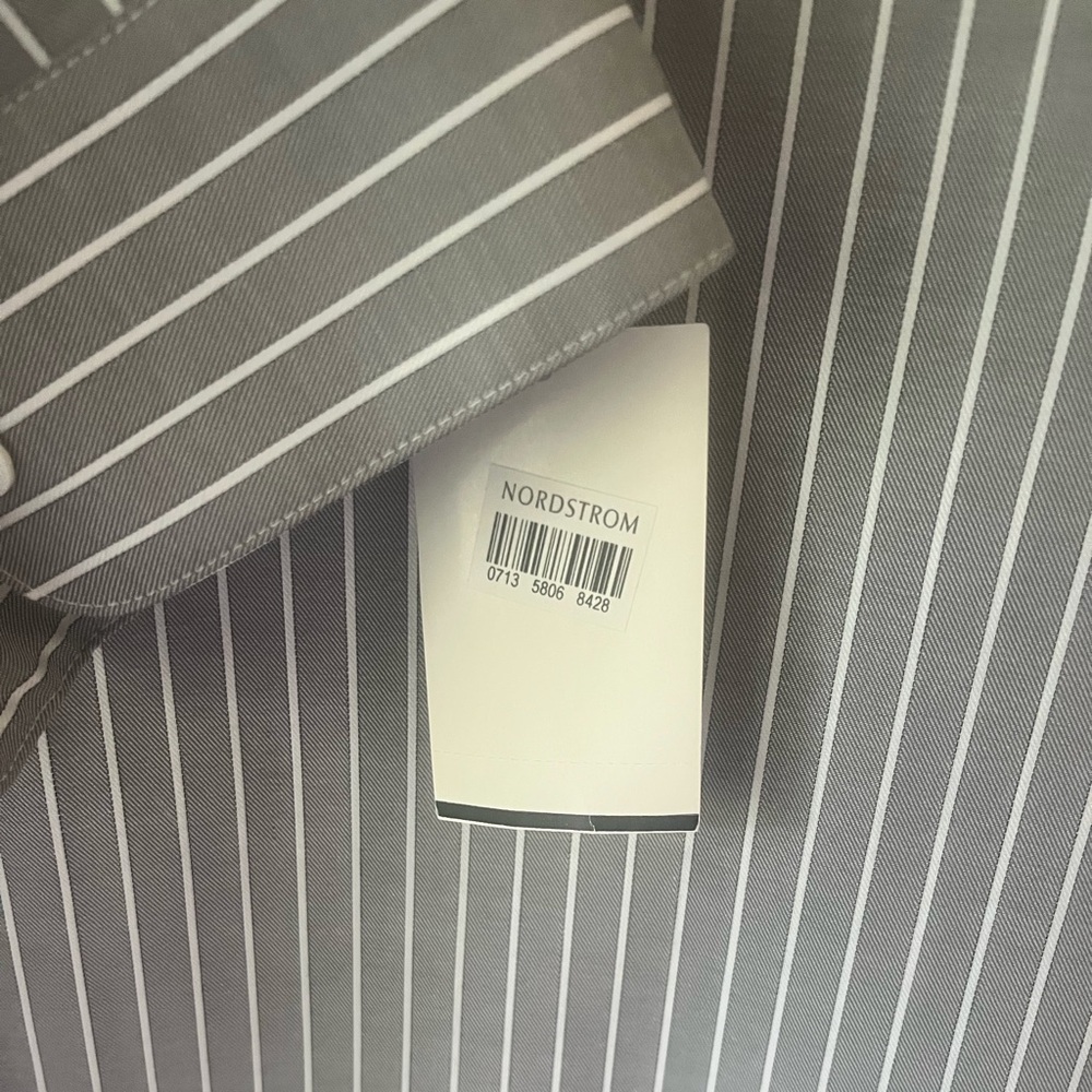 NEW!  Foxcroft women's dress shirt. - Picture 9 of 9